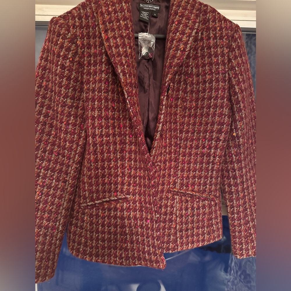 Gorgeous woman’s wool blazer Size 10